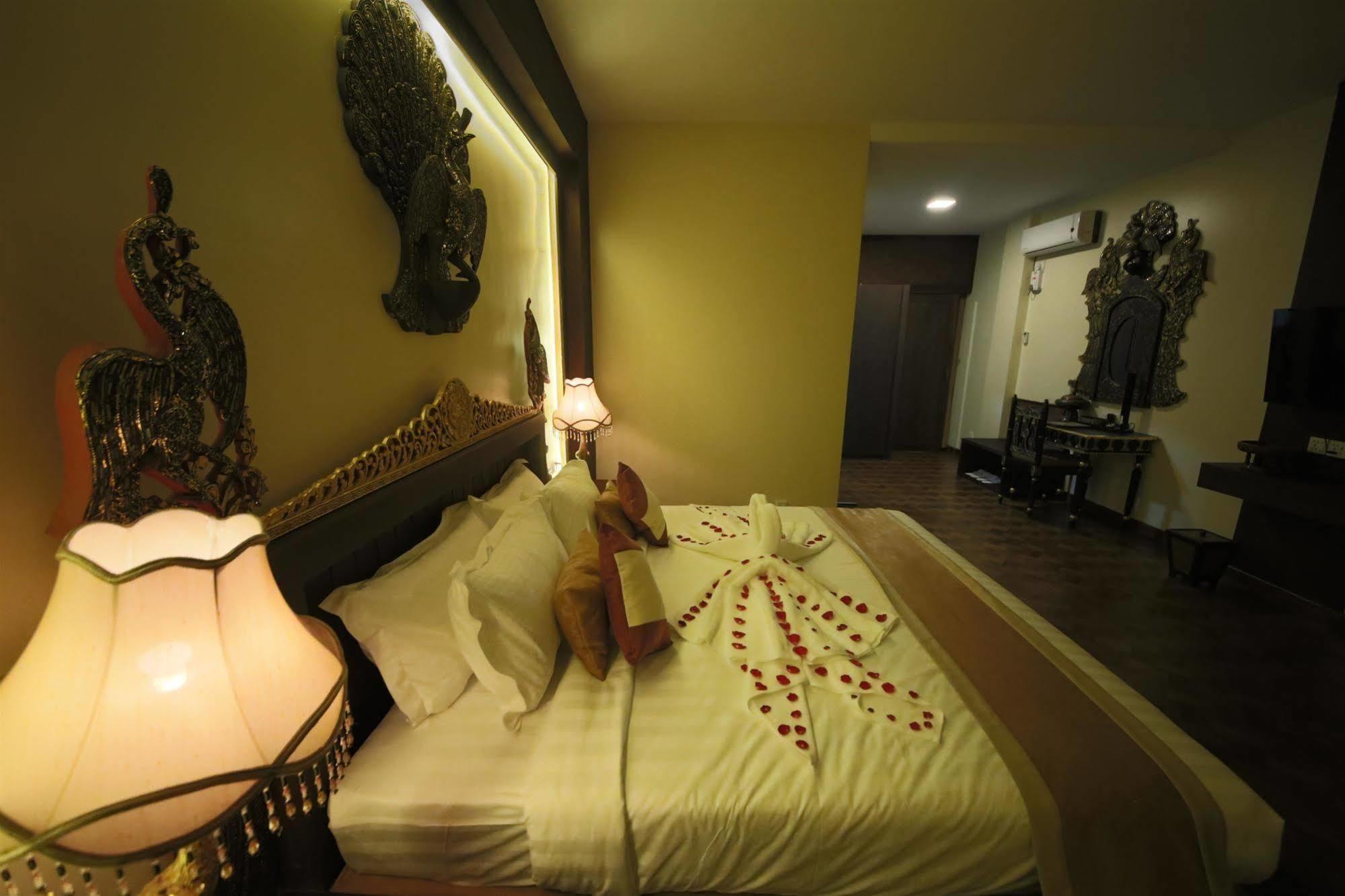 Thousand Island Hotel Inle Lake Bagian luar foto
